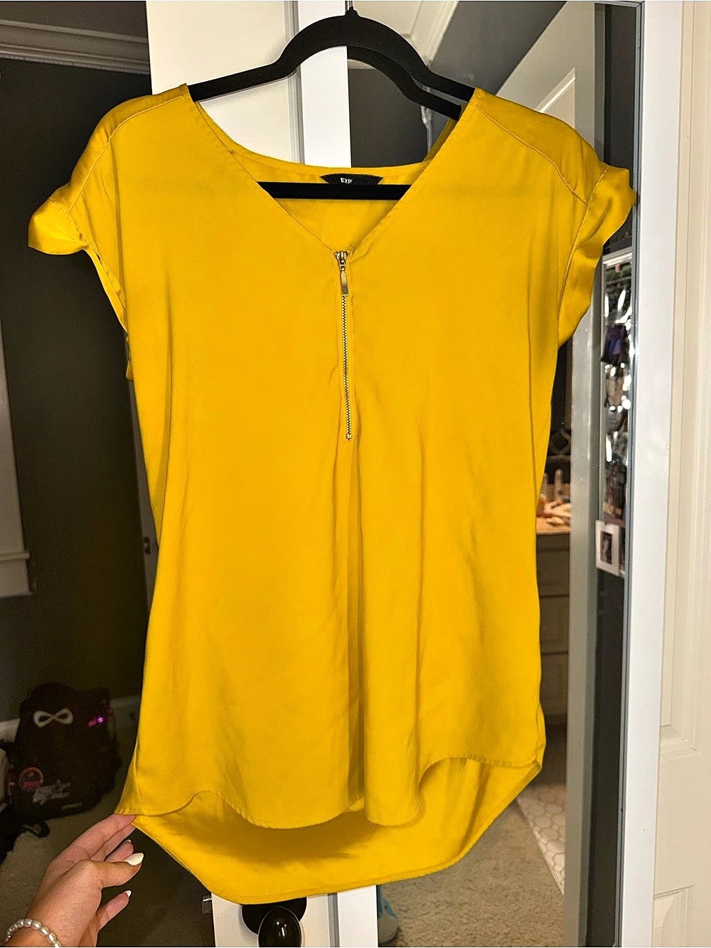 Express Women'Small Yellow Blouse Size Small Like New